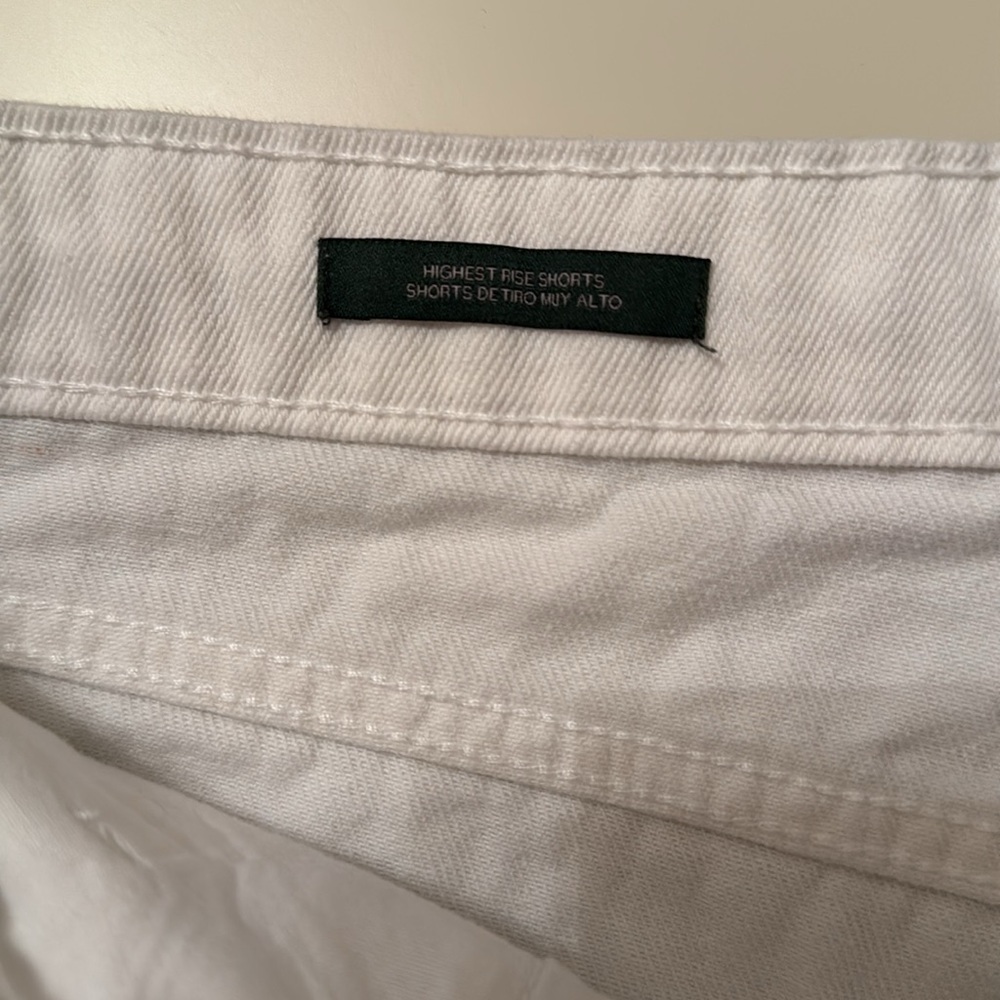 HIGEST RISE SHORTS | WHITE - Picture 4 of 5